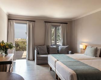 Louis St. Elias Resort & Waterpark - Protaras - Bedroom