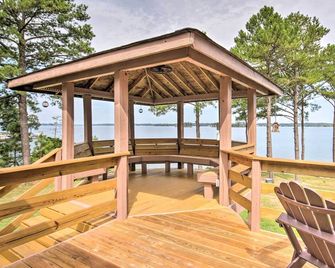 Gilbert Lakefront Retreat w/ Private Dock! - Gilbert - Balcón