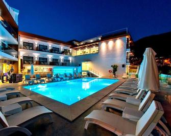 Rhapsody Hotel & Spa Kalkan - Kalkan - Pool