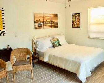 The Havana Nights Guesthouse - Private Stay with Free Parking in the Heart of Miami - Miami - Habitación