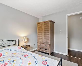 Charming 3-Bedroom Retreat Near Indianapolis - Plainfield - Bedroom