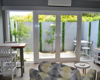 Sailaway Beach House - Frankston - Sala de estar