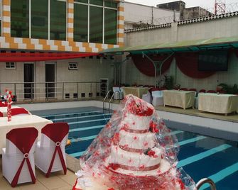 Royalview Hotel And Suites - Lagos - Restaurant