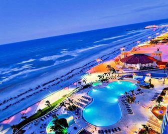 Gorgeous 2 Br Master Jacuzzi Suite Ocean - Daytona Beach - Piscina