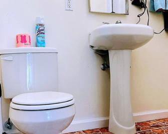 3-bedroom estate in fabulous Chino with AC, WiFi - Chino