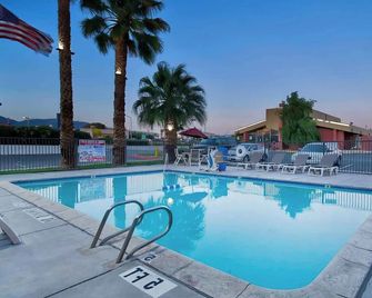 Motel 6-Palmdale, Ca - Palmdale - Pool