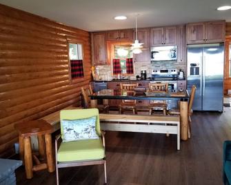 Douglas Lake - Lakeside Cabin Living - Pellston - Kitchen