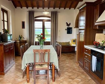Villa with private pool and panoramic view in beautiful Val d'Orcia - Montisi - Dining room