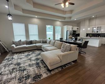 Large Modern House In Dallas. Pet Friendly! - Dallas