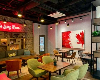 Canvas Moncton, Tapestry Collection by Hilton - Moncton - Area lounge