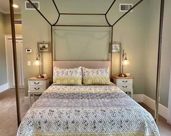 Chateau Herbe ~ Athens Room - Ashland - Bedroom