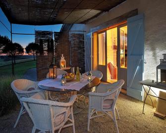 Villa La Plaine - Four Bedroom Villa, Sleeps 8 - La Sauzière-Saint-Jean - Patio