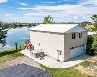 2 bedroom house overlooking Snake River - Rupert - Building