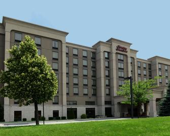 Hampton Inn & Suites by Hilton Windsor - Windsor - Gebäude