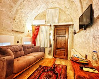 Sakli Cave House - Avanos - Living room