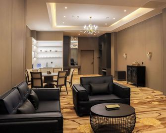 Khubilai Hotel Ulaanbaatar - אולאנבאטר - טרקלין