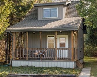 Country Retreat on Faircreek Acres - Delhi - Building