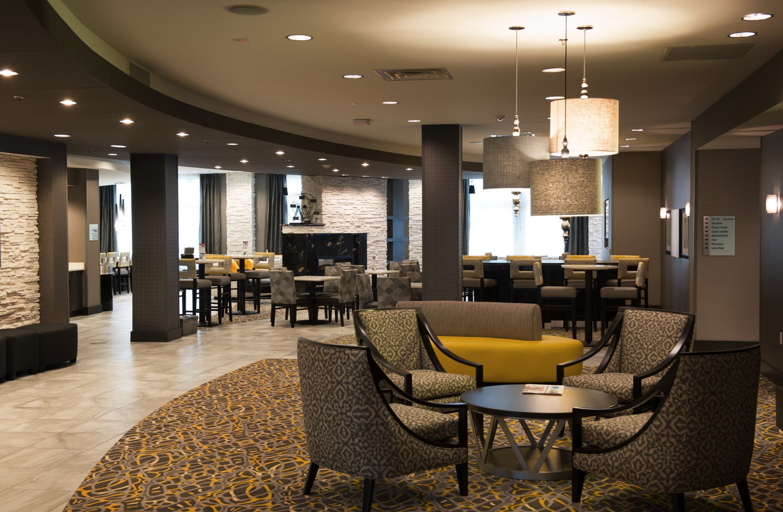 Holiday Inn Express & Suites Madison Central By IHG - מדיסון - מסעדה