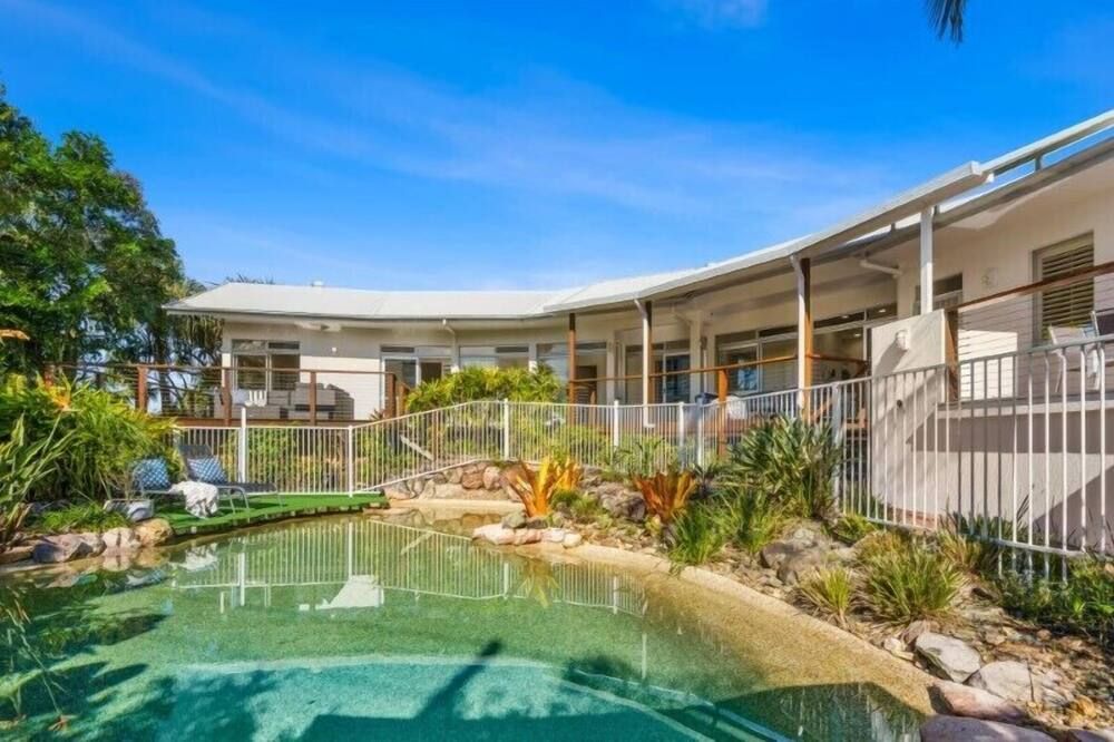A Tropical Family Oasis in Sunshine Beach - Sunshine Beach - Zwembad