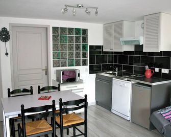 JOLI T2 Pays Basque for vacations or cures near Cambo les Bains (10mm) - Hasparren - Küche