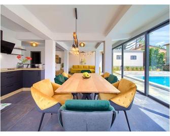 Chiara Comfortable holiday residence - Крк - Їдальня