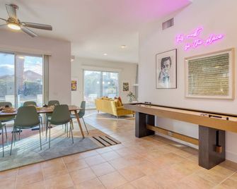 Pool Hot Tub Yard Games Chic Midcentury Design Painted Sand by AvantStay - Bermuda Dunes