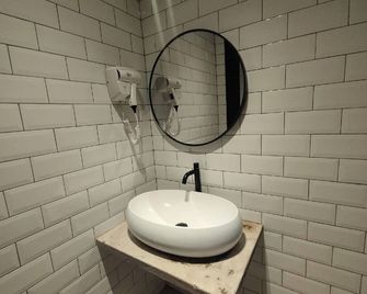 Smile Hotel Serdang South City - Seri Kembangan - Bad