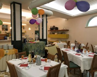 Hotel Lazzarini - Bellaria-Igea Marina - Restaurant
