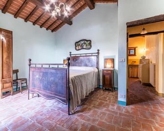 'Il Querciolo' Apartment 'Carnovalino' for 2 people in a farmhouse in Valdichiana, in the heart of Tuscany - Marciano della Chiana - Bedroom