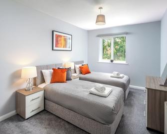 Modern 1-Bedroom In Crawley With Free Pa - Crawley - Slaapkamer