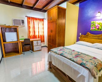 Par-May-La's Inn - Puerto España - Habitación