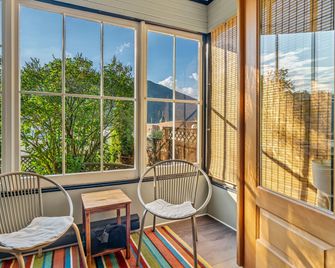 Cloudside Hotel - Nelson - Parveke
