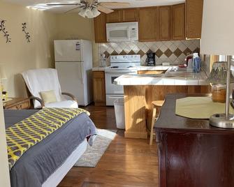 Beautifully Finished Apartment in a Peaceful Private Setting - Caldwell - Cocina
