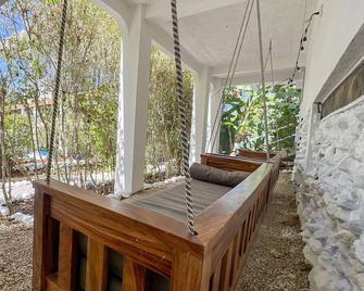 Nosara, 2 Bedroom Ocean View Villa, Pool, 10 minute walk to beach - Nosara - Patio