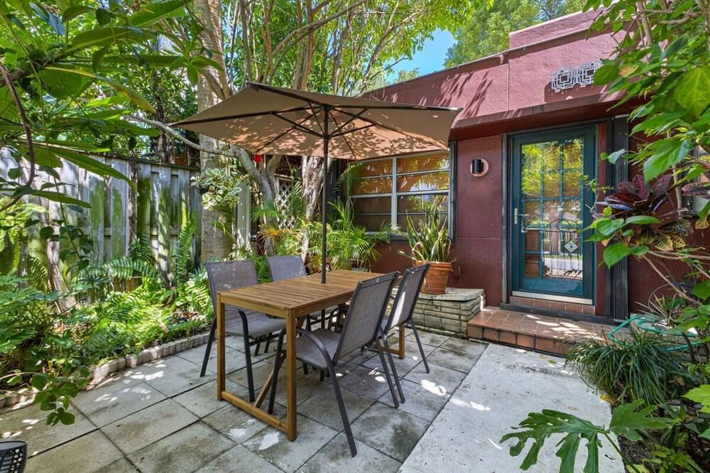 Bright and Stylish Apt in Las Olas Blvd Victoria Park - פורט לודרדייל - פטיו