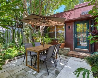 Bright and Stylish Apt in Las Olas Blvd Victoria Park - Fort Lauderdale - Patio