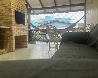 Sobrado Com 3 Quartos No Coração Do Costa E Silva - Joinville - Balcón