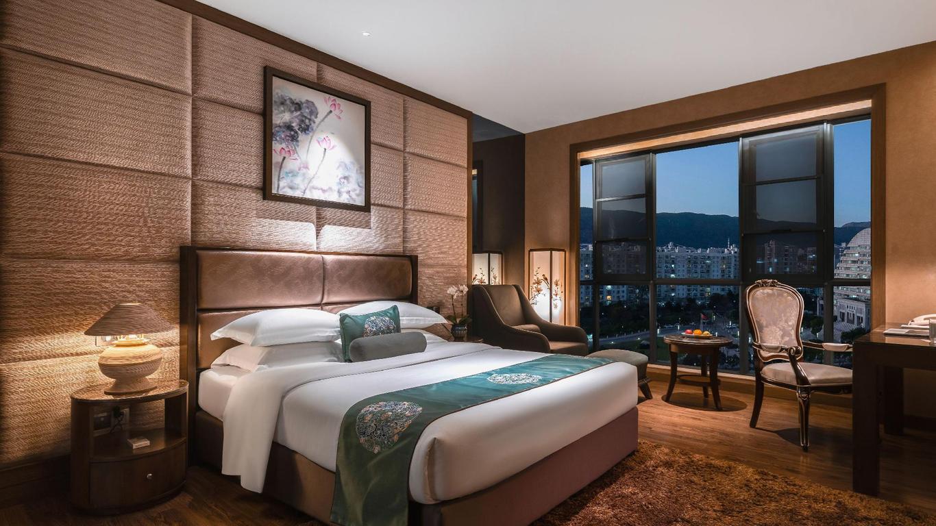 Shengshi Qianhe Hotel International