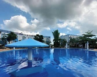 Airport Hotel Clark - Angeles City - Zwembad