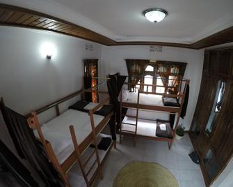 Rightminded Travelling Hostel - Arusha - Bedroom