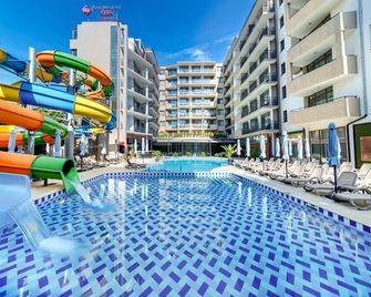 Best Western Plus Premium Inn - Sunny Beach - Piscina
