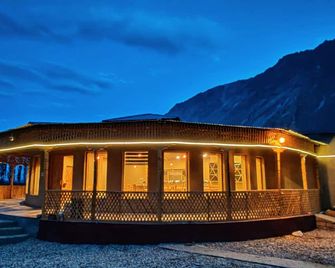 White Sands Resort- Best Resort in Nubra - Hundar - Building