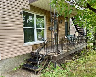 Chez Claude - appartement millésimé - Quebec