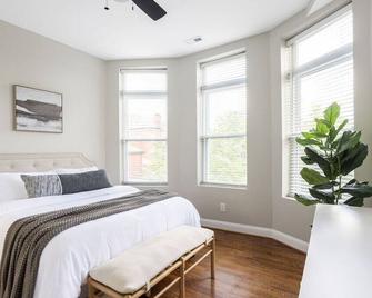 Luxe 7-BR Victorian Castle in the Nation's Capital - Washington, D.C. - Bedroom