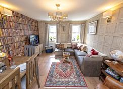 A very British house to stay 3 Bedroom - Oxford - Living room