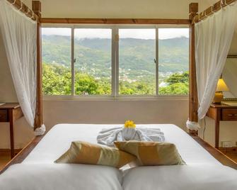 Lemongrass Lodge - Victoria - Bedroom