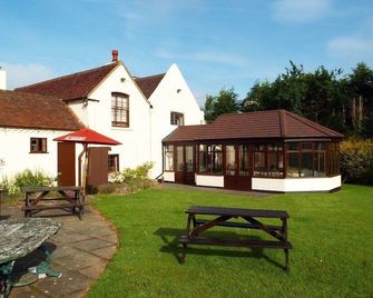 Halfway House Inn, Bridgnorth - Bridgnorth - Patio