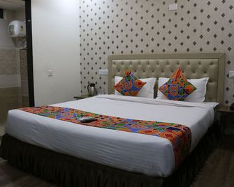 S.R. Residency - Zerakpur - Slaapkamer