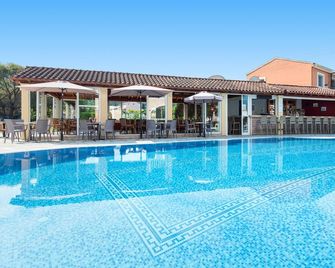 Eriva Hotel - Acharavi - Piscina