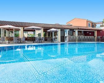 Eriva Hotel - Acharavi - Zwembad